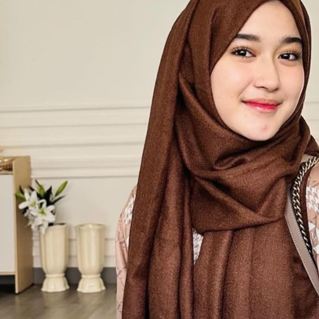 Profil dan biodata Kamila Asy Syifa, istri Gus Zizan. Foto: instagram.com/kamila_asy_syifa