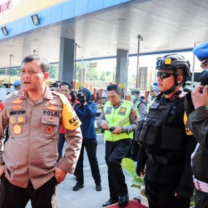 Menuju Natal dan Tahun Baru, Kapolda Jateng Cek Kesiapan Pos Terpadu Tol Kalikangkung