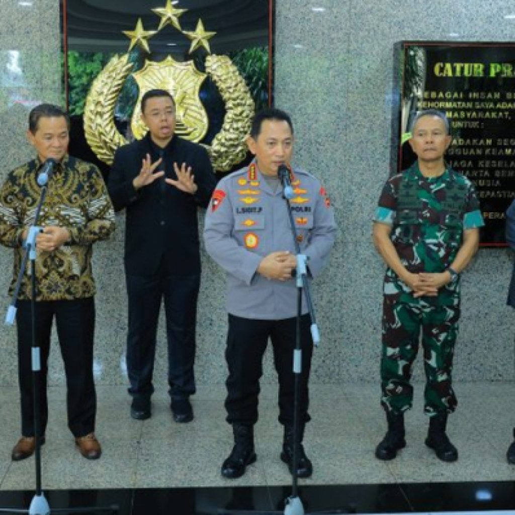 Kapolri Listyo Sigit dan pihaknya melakukan patroli untuk cegah praktik yang mencederai integritas pilkada. Foto: PMJNews