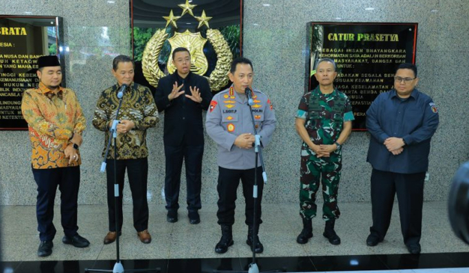 Kapolri Listyo Sigit dan pihaknya melakukan patroli untuk cegah praktik yang mencederai integritas pilkada. Foto: PMJNews