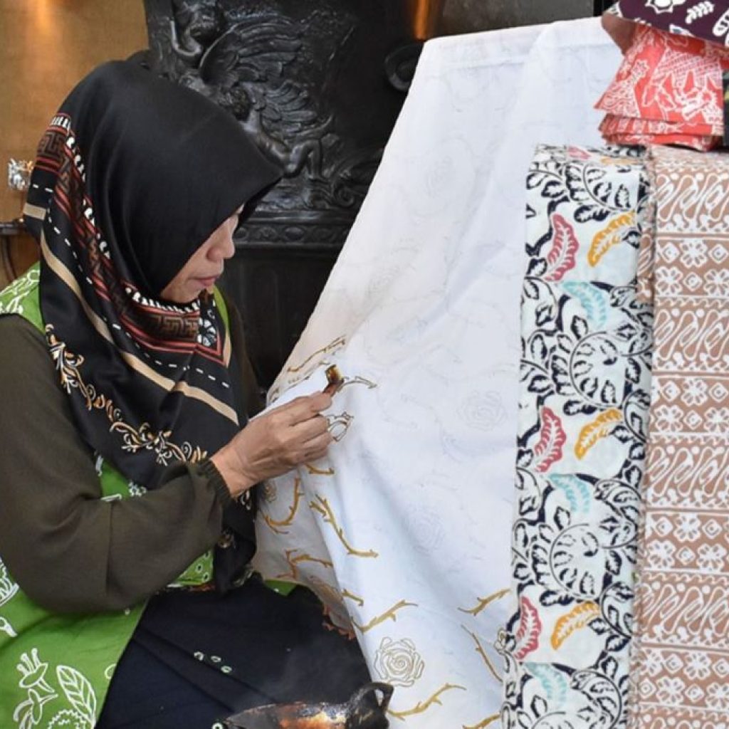 Accor Group persembahkan KarnavALL Batik Indonesia dalam rangka merayakan Hari Batik Nasional. Foto: Dok. Accor Group