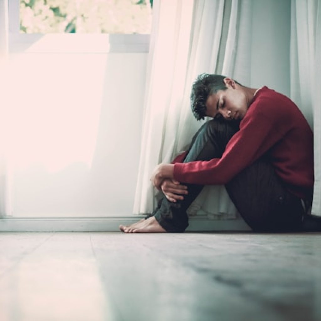 Cara alami mengurangi kecemasan (anxiety). Foto: unsplash.com/cferdo