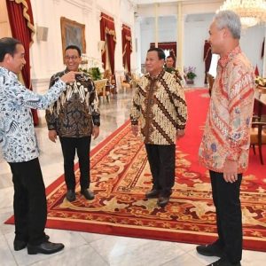Prabowo-Anies-Ganjar Pakai Batik Saat Makan Siang dengan Jokowi, Janjian?