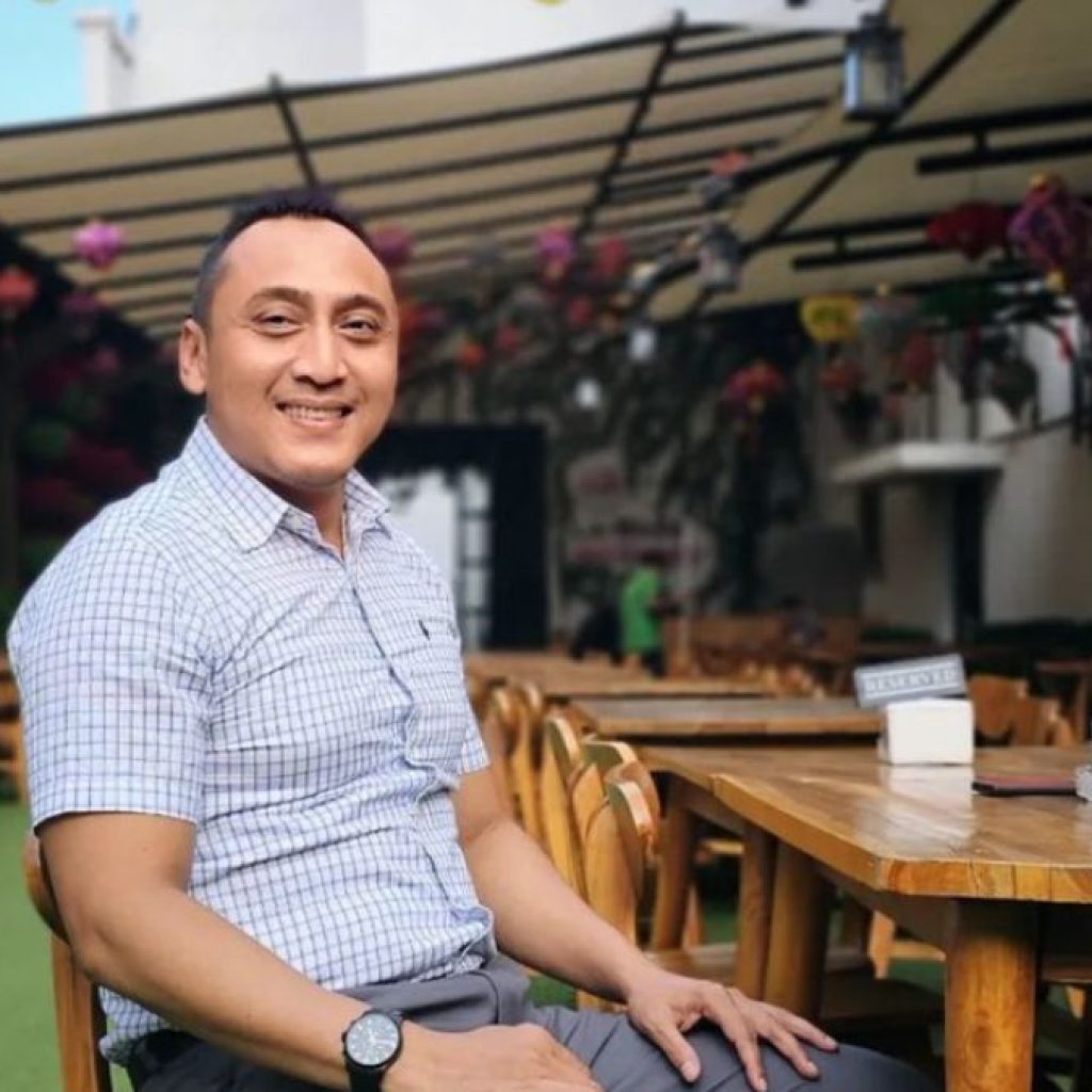 TUTURPEDIA - Ketua KONI Semarang Kunjungi Mantan Atlet Lari yang Berjuang Lawan Stroke