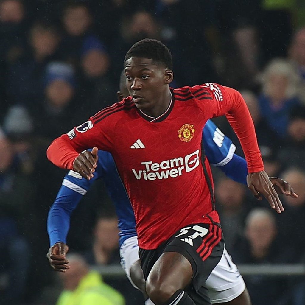 Kobbie Mainoo Tampil Cemerlang dalam Laga Debut dengan MU, Jadi Player of the Match