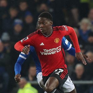 Kobbie Mainoo Tampil Cemerlang dalam Laga Debut dengan MU, Jadi Player of the Match