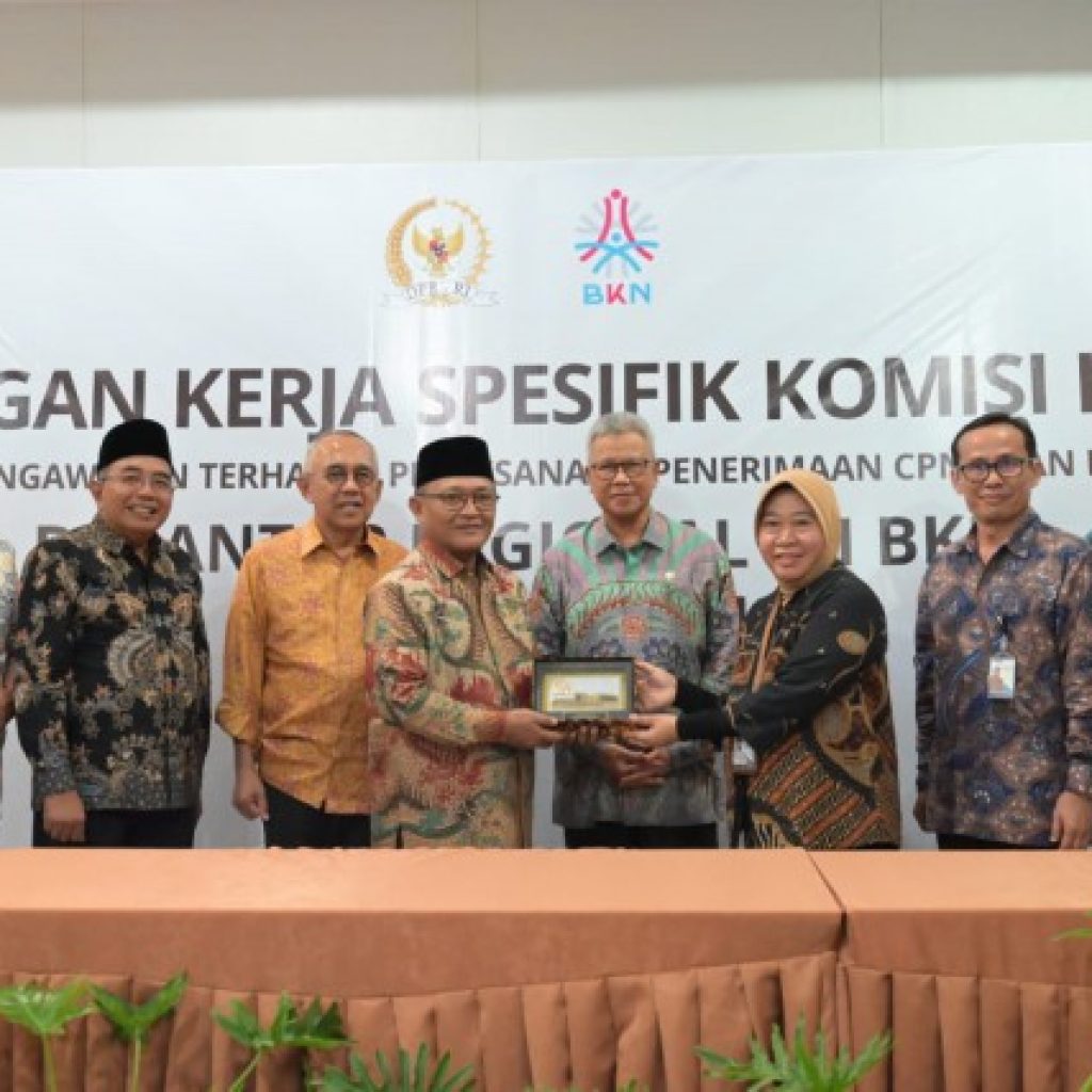 CASN 2023 lebih banyak untuk honorer, Komisi II DPR RI harap pemerintah adil. Foto: Laman DPR RI