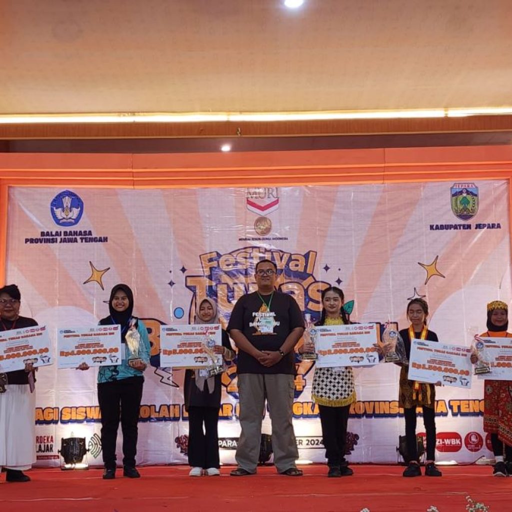 Kontingen SD dari Kota Semarang raih sejumlah juara di Festival Tunas Bahasa Ibu (FTBI) Jawa Tengah. Foto: Dok. Disdik Semarang