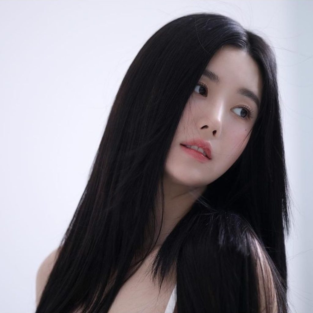 Rintangan di perjalanan karier Kwon Eunbi. FOTO: Instagram.com/official_kwon.eunbi