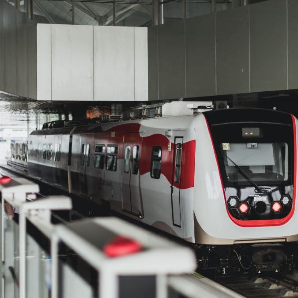 Inilah tarif promo LRT Jabodebek. Foto: Laman LRT Jakarta