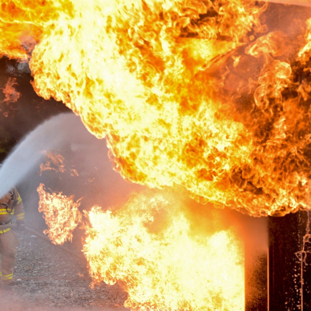 Berikut 4 fakta ledakan gas CNG di Sukabumi. Foto: (Ilustrasi ledakan) pexels.com/pixabay