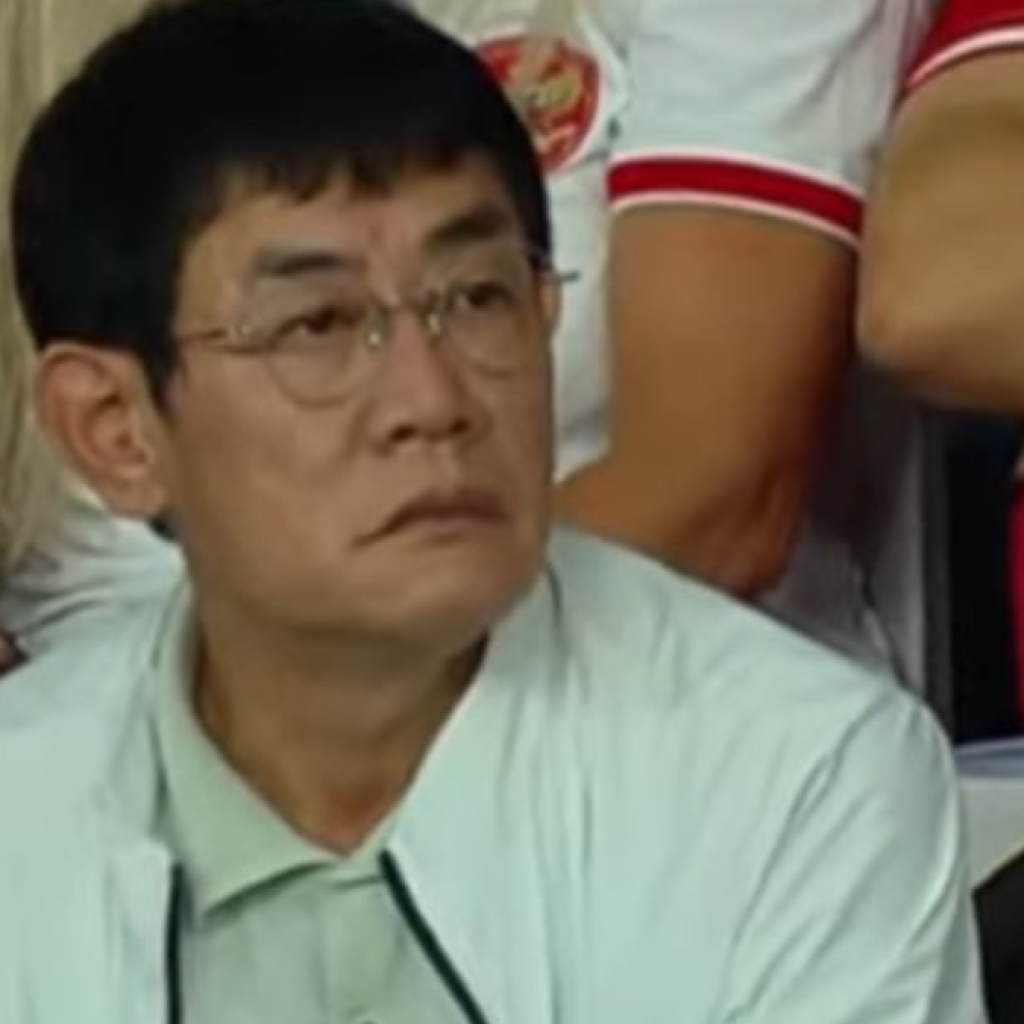 Sosok Lee Kyung Kyu yang viral karena menonton pertandingan timnas Indonesia vs Arab Saudi. Foto: x.com/kimjuncotton_o