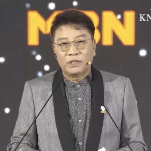 Lee Soo Man Kembali ke Industri Musik dengan A2O Entertainment dan Zalpha Pop