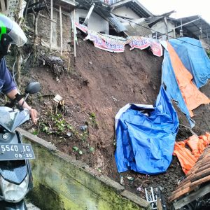 Sudah Langganan Setiap Tahunnya, Warga Lempongsari Semarang Tertimpa Musibah Tanah Longsor