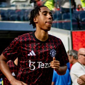 Cedera Hojlund dan Yoro Tambah ‘Derita’ MU Usai Kalah dari Arsenal di LA