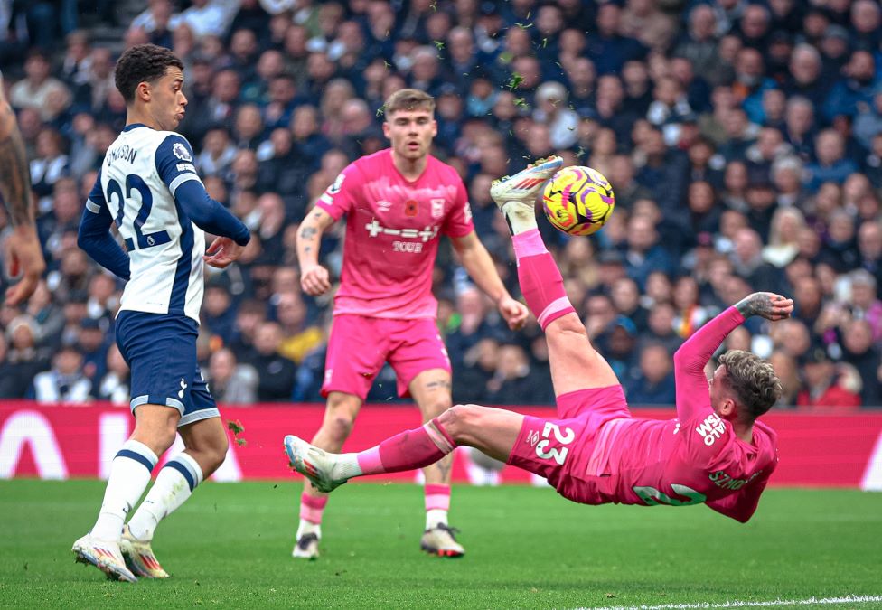 Rangkuman matchweek 11 Liga Inggris 2024/25. Foto: Premier League