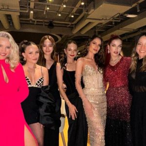 Bersama Kendall Jenner, Cinta Laura dan Enzy Storia Runway di L’Oreal Paris Fashion Week 2023