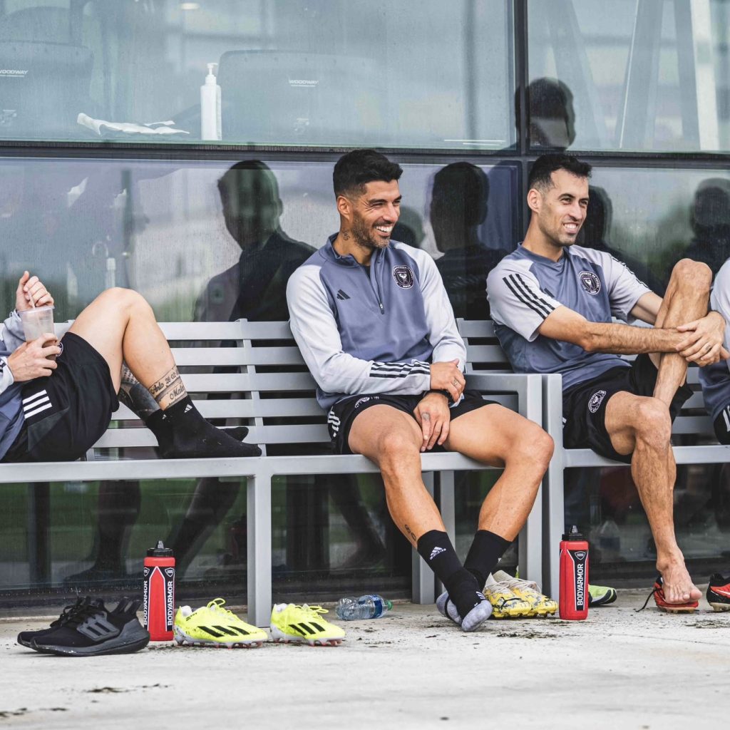 TUTURPEDIA - Luis Suarez Mulai Latihan Bareng Messi, Alba, dan Busquets di Inter Miami