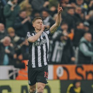 Nyaris Dipermalukan Luton di Kandang, Comeback Newcastle Paksakan Hasil Imbang dalam Drama 8 Gol