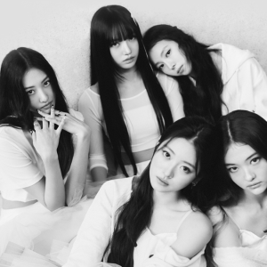 Lirik Lagu TOXIC – MEOVV, Lengkap dengan Terjemahan Bahasa Indonesia!