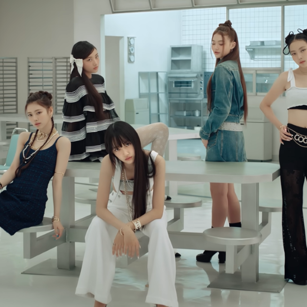 Lirik Lagu MEOW oleh MEOVV, Lengkap dengan Terjemahan Bahasa Indonesia