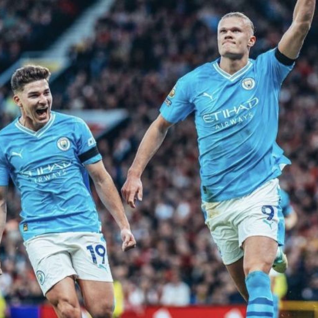 Erling Haaland cetak gol 2 kali, membawa kemenangan bagi Mancity atas MU. Foto: X.com/Egzon_kb