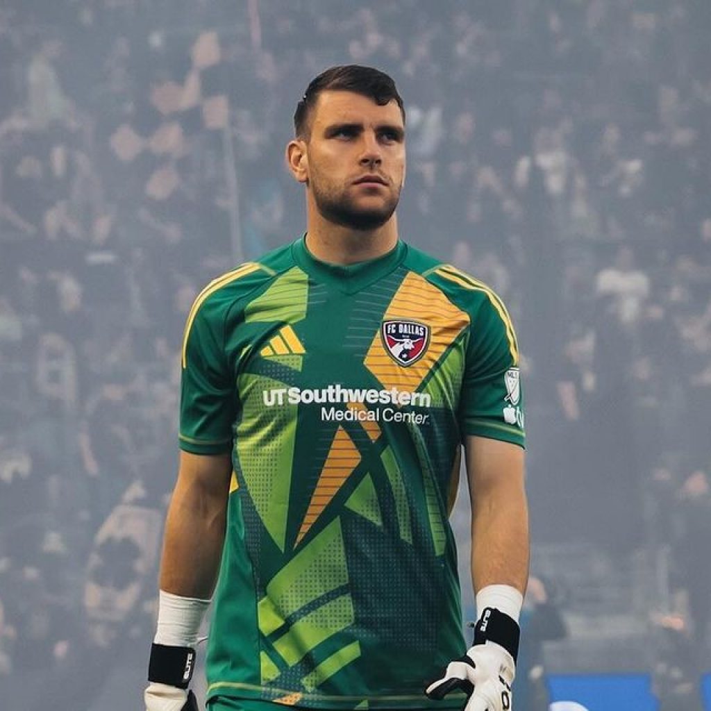 Maarten Paes diincar Empoli untuk menjadi kiper baru. Foto: instagram.com/maartenpaes