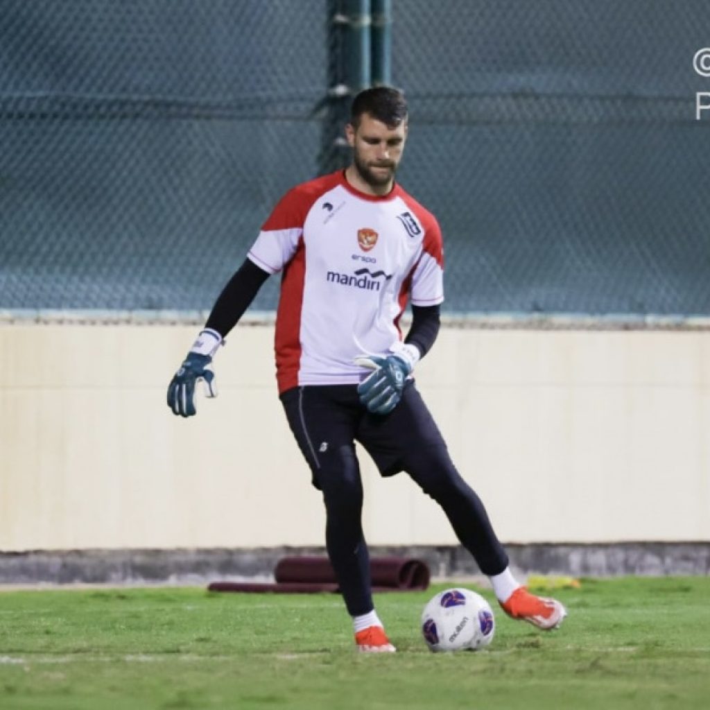 Kemungkinan Maarten Paes bermain bersama timnas Indonesia lawan Bahrain. Foto: PSSI
