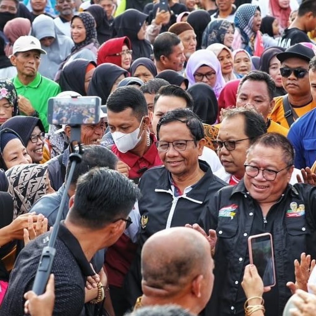 Mahfud MD menanggapi soal dugaan politisasi bansos. Foto: instagram.com/mohmahfudmd