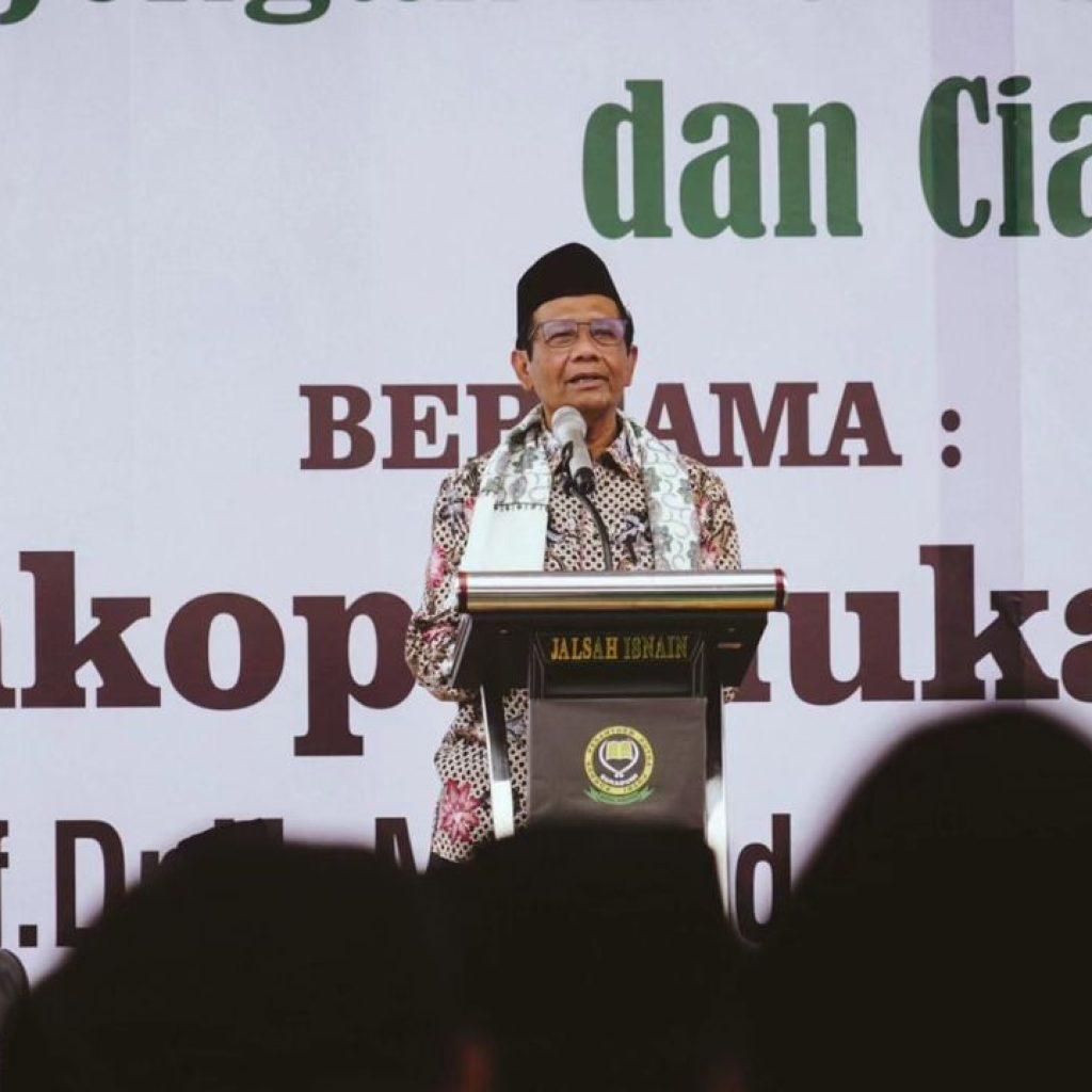 Silaturahmi ke Sukabumi dan Cianjur, Mahfud MD Temui Para Ulama dan Santri Pondok Pesantren