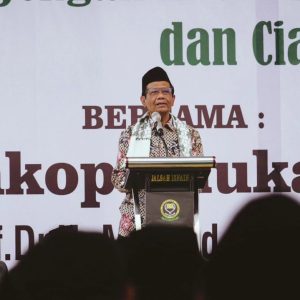 Silaturahmi ke Sukabumi dan Cianjur, Mahfud MD Temui Para Ulama dan Santri Pondok Pesantren