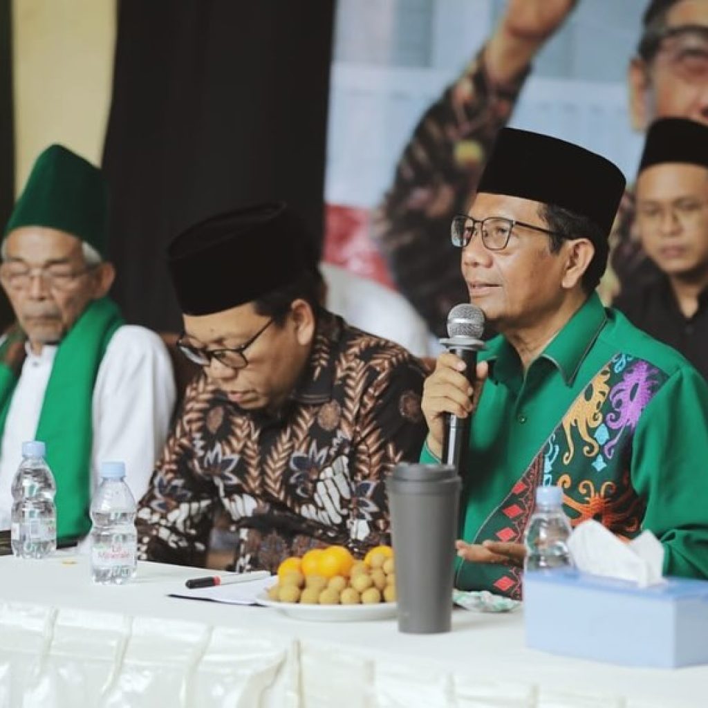 TUTURPEDIA - Hadiri Acara Tabrak, Prof! Mahfud MD Sebut Hukum di Indonesia Berpihak ke Anak Orang Penting