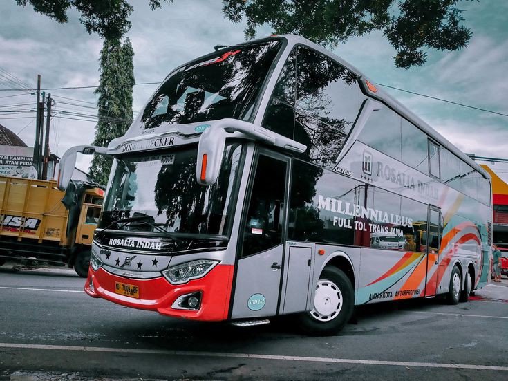 Maling iPad di bus Rosalia Indah diduga komplotan dengan kru bus. Foto: X.com/MasMasBiassaa