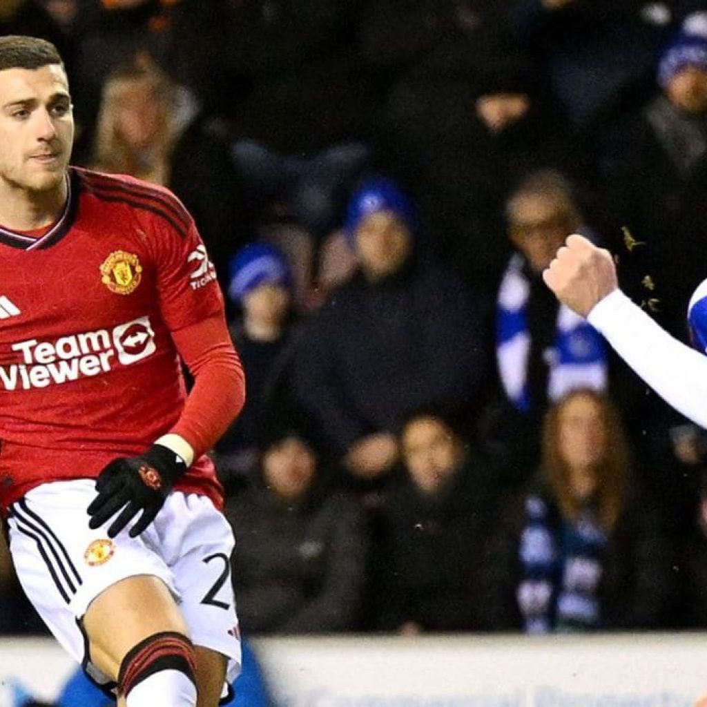 Manchester United kalahkan Wigan Athletic dengan skor 2-0. Foto: x.com/EmiratesFACup