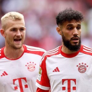 Pantang Menyerang, Manchester United Tetap Ngotot Datangkan De Ligt dan Mazraoui