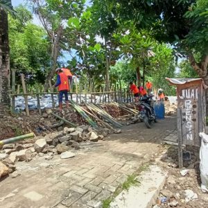 Warga Mangunharjo Desak Pemkot Semarang Benahi Tanggul Rawan Jebol di Sungai Plumbon