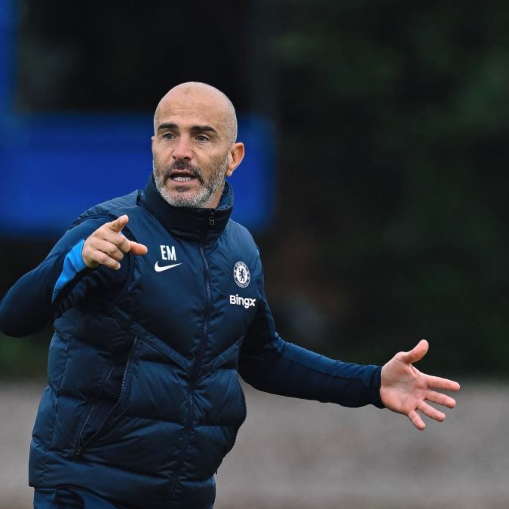Bukan 42 pemain, Enzo Maresca menegaskan bahwa ia bekerja dengan 21 pemain Chelsea. Foto: x.com/ChelseaFC