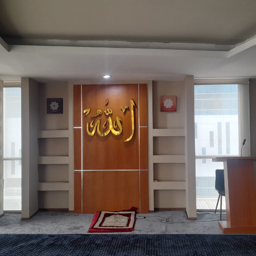 Mengenal Masjid Al-Fitri yang menjadi salah satu fasilitas di Hotel Aston INN Pandanaran Semarang. Foto: Dok. Tuturpedia