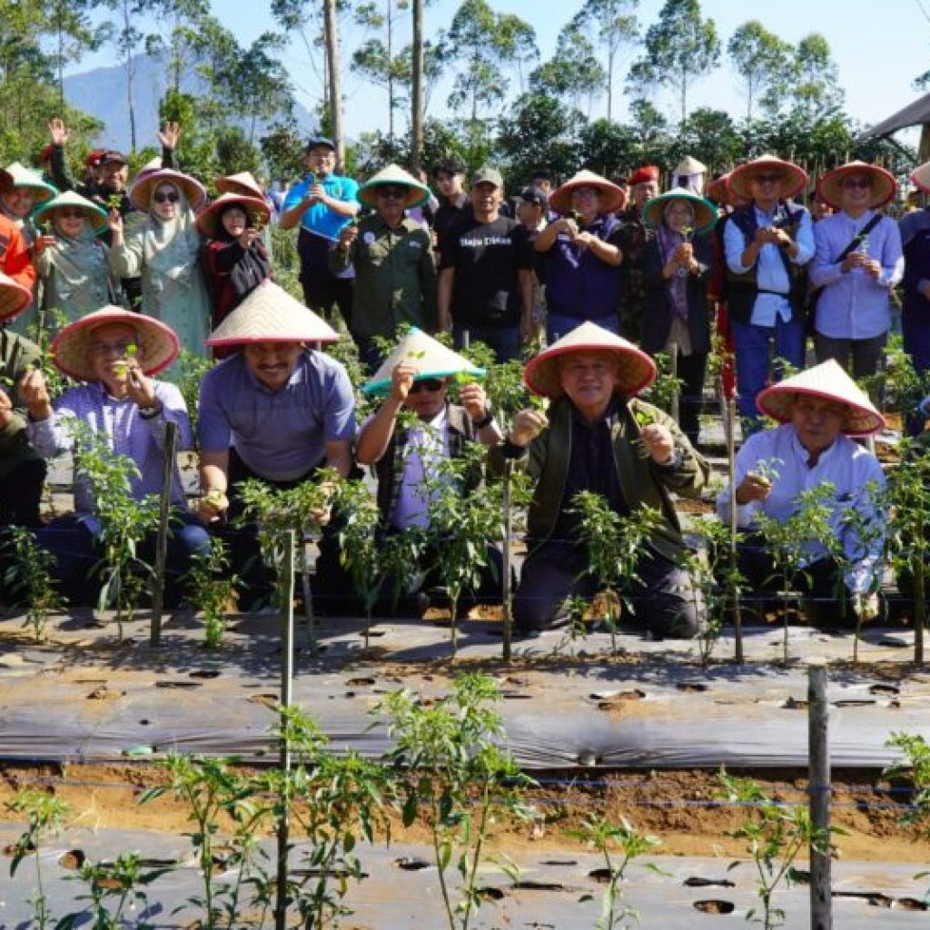 Pimpinan Wilayah Muhammadiyah (PWM) Jawa Barat rilis program beasmu untuk masyarakat tani. Foto: muhammadiyah.or.id