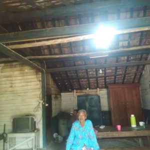 Berkat PLN, Rumah Mbah Dinah Warga Dukuh Geneng Kini Tersambung Listrik secara Gratis
