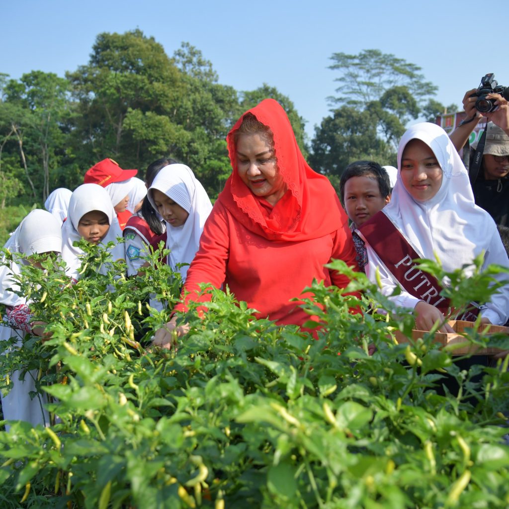 Wali Kota Semarang, Hevearita Gunaryanti Rahayu terbitkan perwal beasiswa pendidikan bagi petani dan nelayan. Foto: Dok. Pemkot Semarang