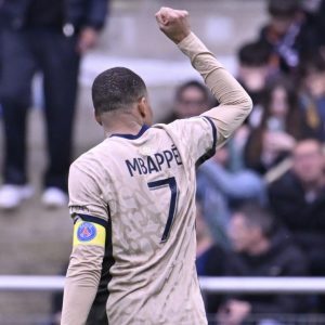 PSG Selangkah Lagi Jadi Juara Ligue 1, Mbappe Bikin Rekor Baru