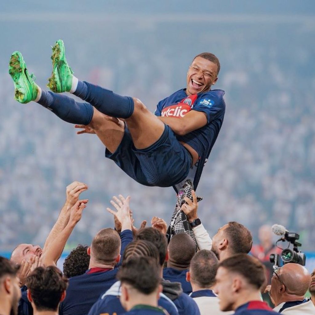 Pelatih PSG: Pengganti Kylian Mbappe adalah Tim