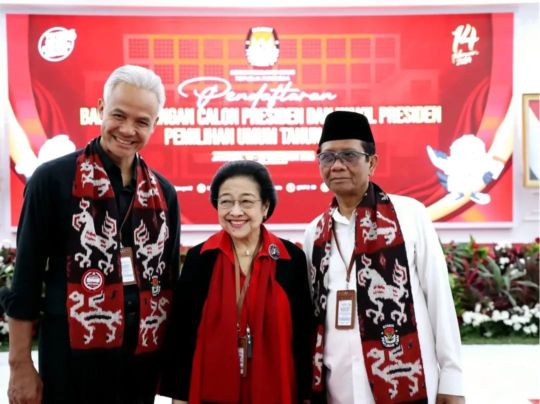 Megawati, Ganjar, Mahfud MD, dan Petinggi TPN Ganjar melakukan evaluasi usai Pemilu 2024. Foto: instagram.com/presidenmegawati