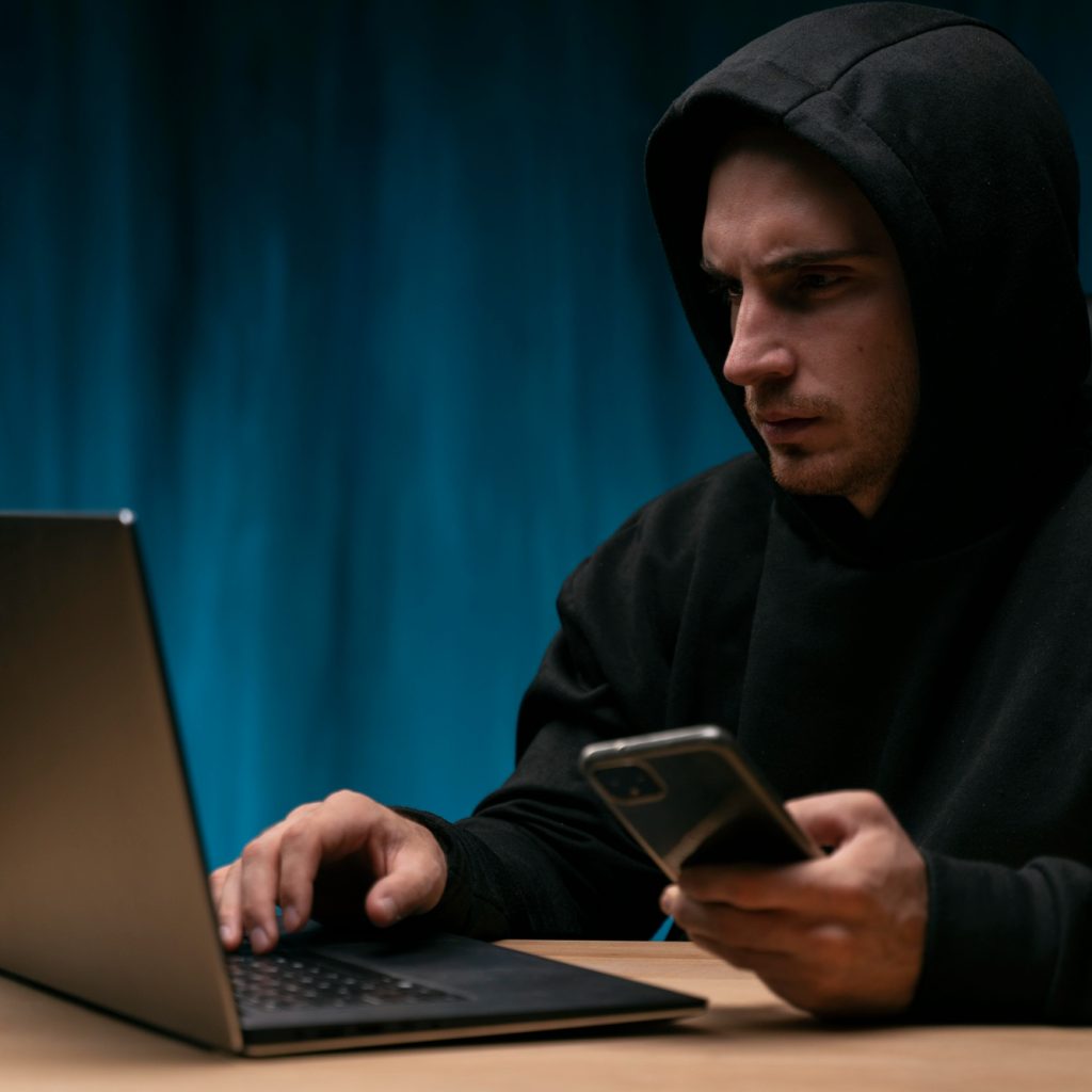Mengenal penipuan baru, smishing yang mengincar pengguna iPhone. Foto: freepik.com/freepik