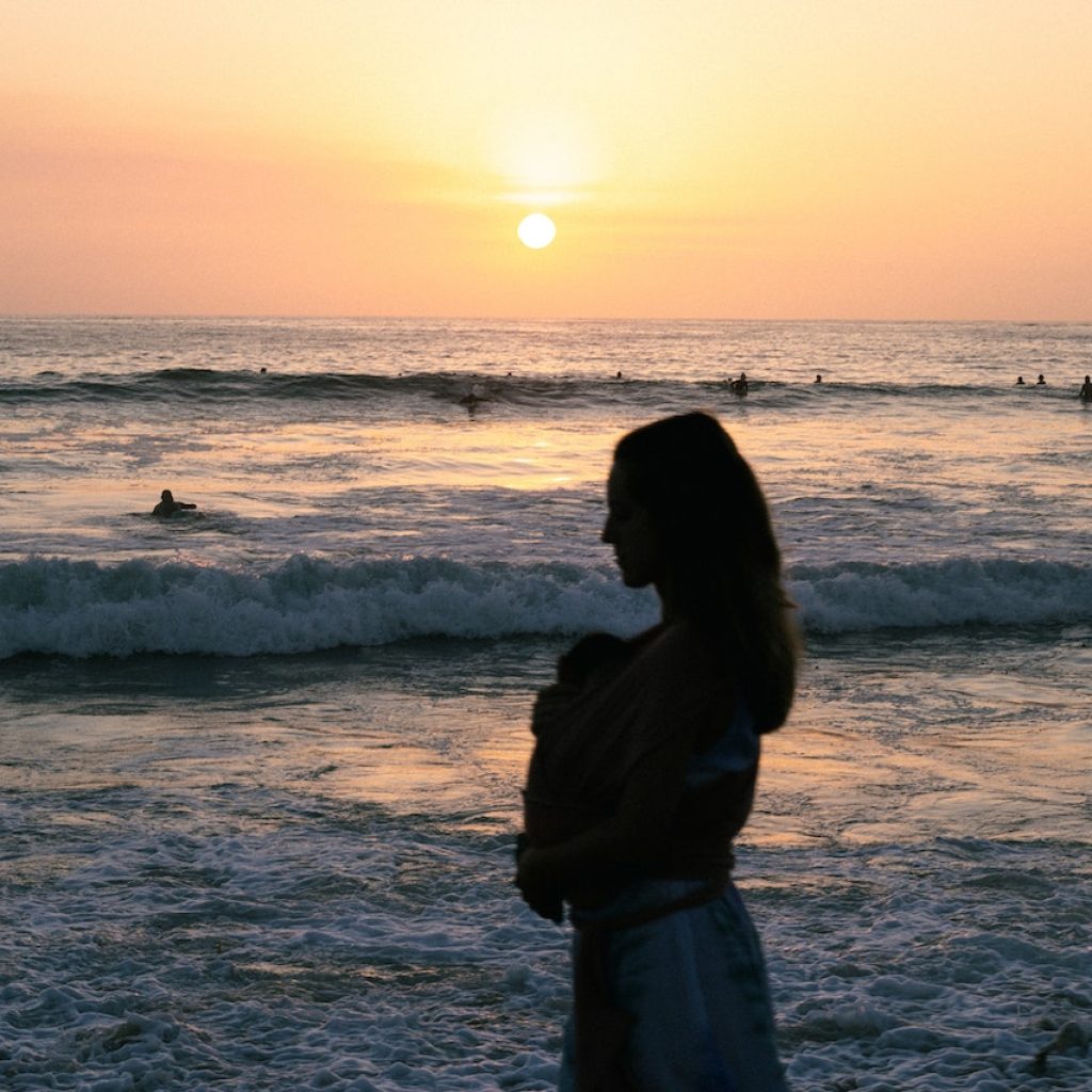 Kenali sindrom baby blues, gejala dan cara mengatasinya. FOTO: Pexels.com/Amanda Alvarado