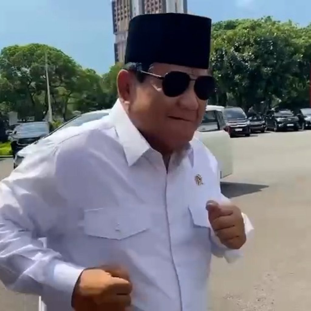 Prabowo datang temui Jokowi di Istana dengan bugar. Foto: Istimewa