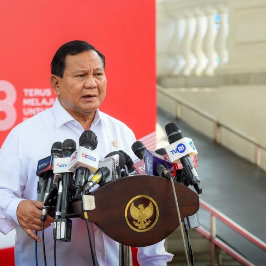 Prabowo beri laporan ke Presiden Jokowi sepulang dari Singapura. Foto: Istimewa