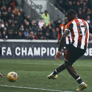 Mesin Gol Ivan Toney Mogok, Pelatih Brentford Yakin Tetap Dipanggil Timnas Inggris