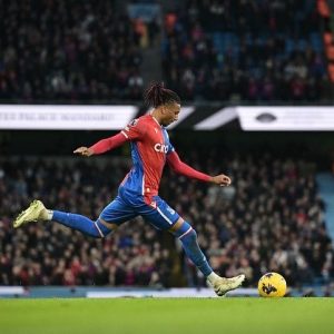 MU Siap Datangkan Michael Olise di Musim Panas, Paket Tukar Tambah dengan Aaron Wan-Bissaka